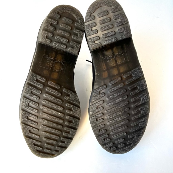 *SOLD* Doc Martens Freida Heeled Nubuck Leather Boot w/ Plaid Trim Ladies 9 - Picture 2 of 12